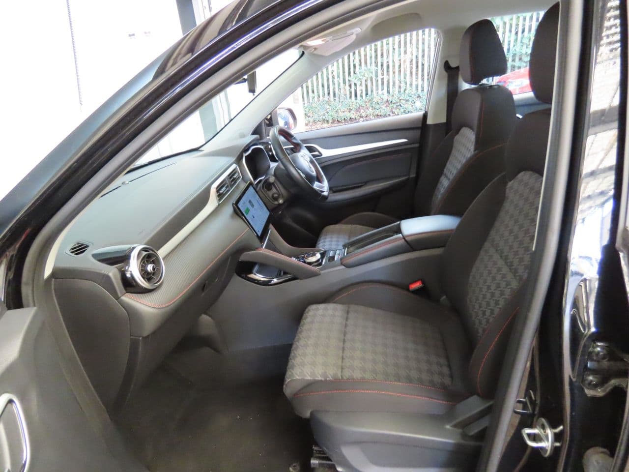 MG MG Zs 72.6kWh SE Long Range — image 8