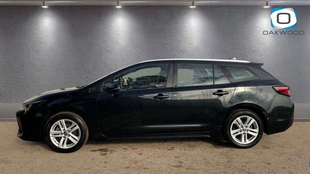 Toyota Corolla 1.8 VVT-h GPF Icon Tech Touring Sports — image 6