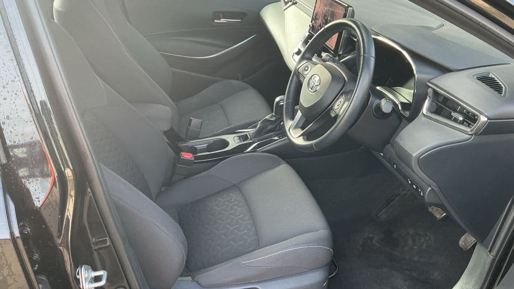 Toyota Corolla 1.8 VVT-h GPF Icon Tech Touring Sports — image 7