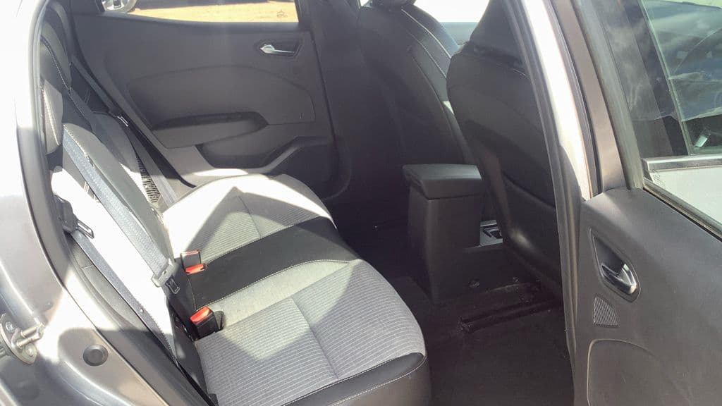 Renault Clio 1.6 E-TECH techno — image 8