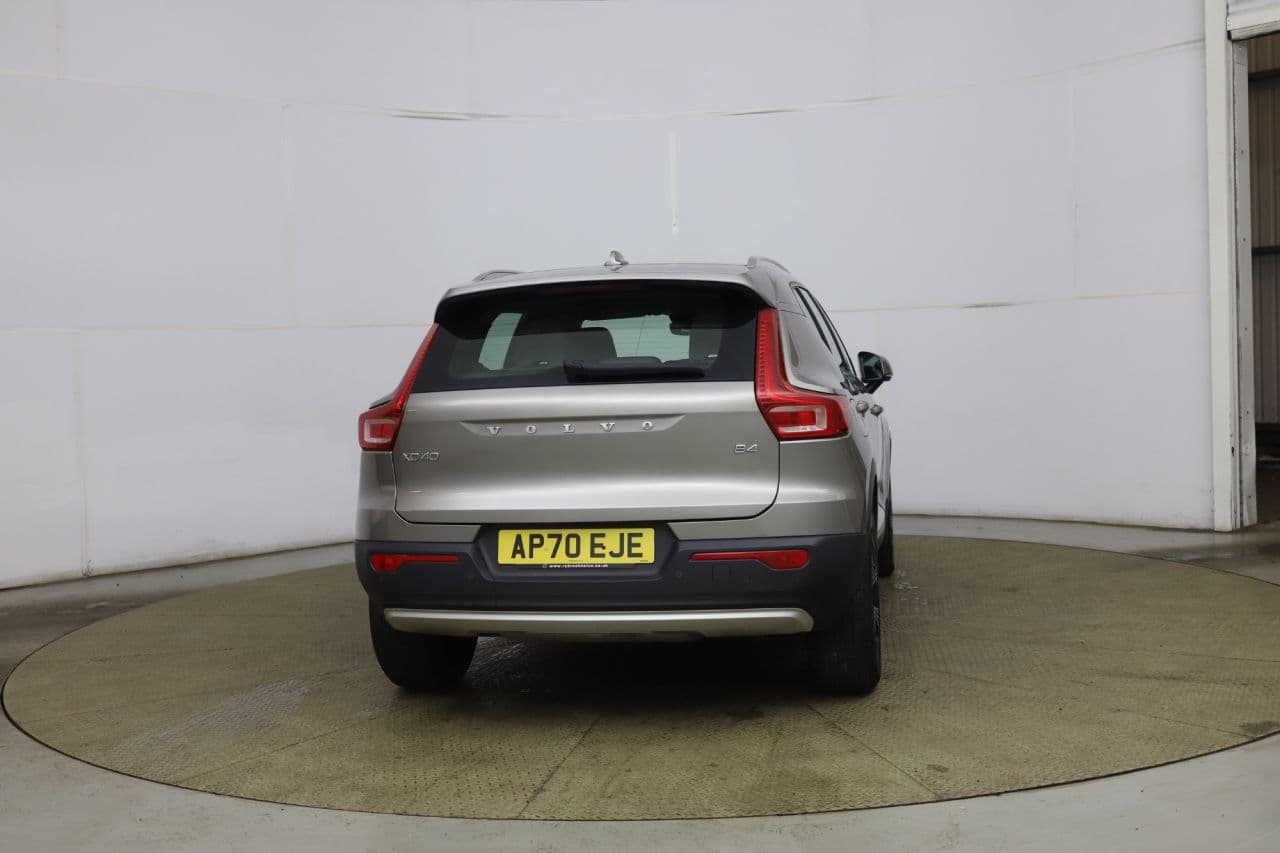Volvo XC40 2.0 B4 MHEV Inscription — image 4