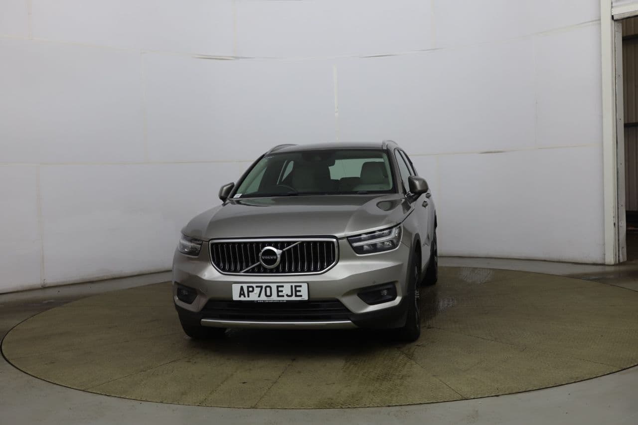 Volvo XC40 2.0 B4 MHEV Inscription — image 2