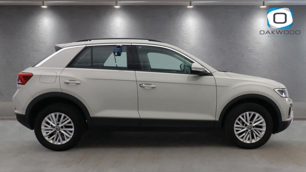 Volkswagen T-Roc 1.5 TSI Life — image 5