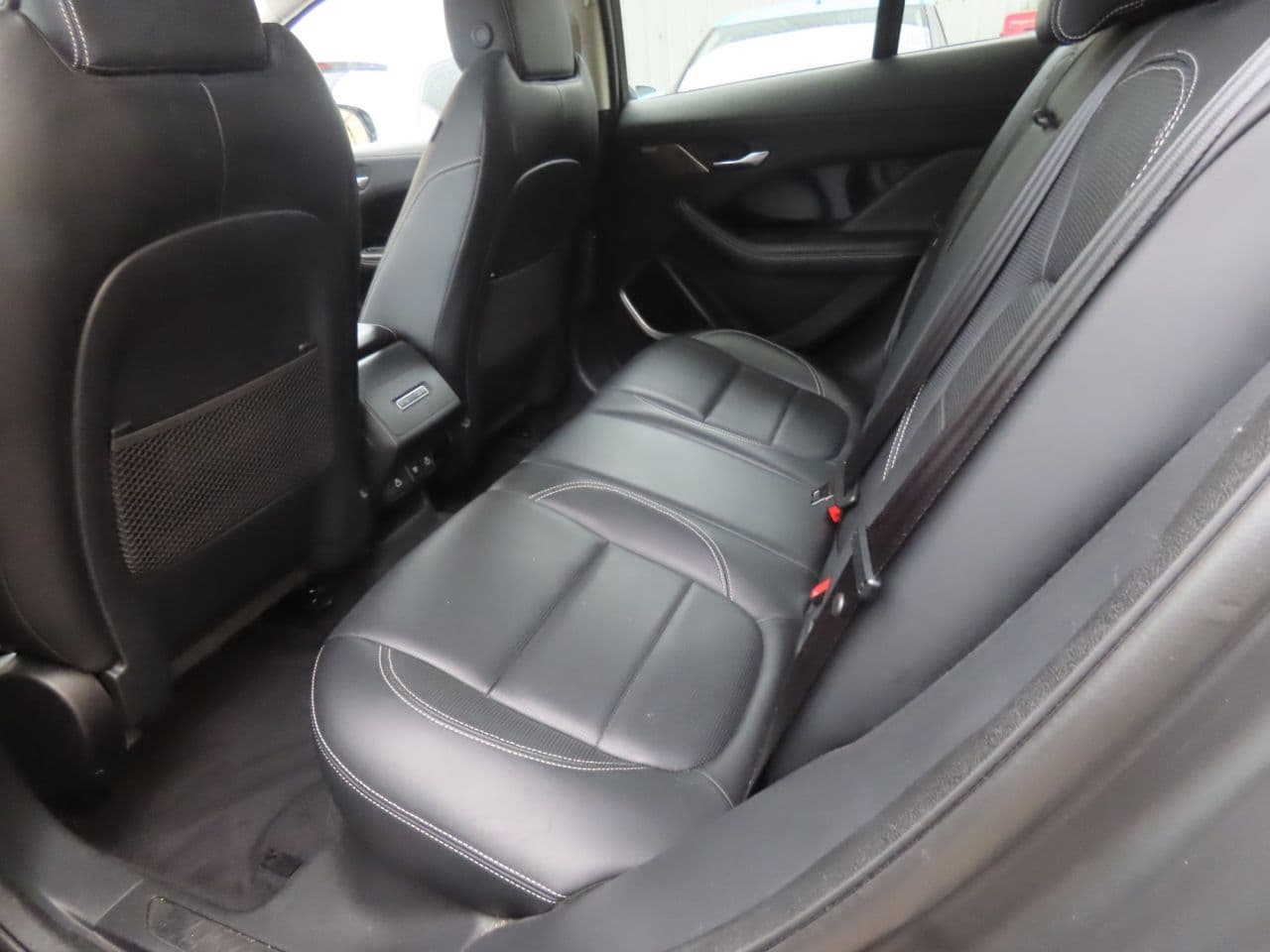 Jaguar I-Pace 400 90kWh HSE — image 10