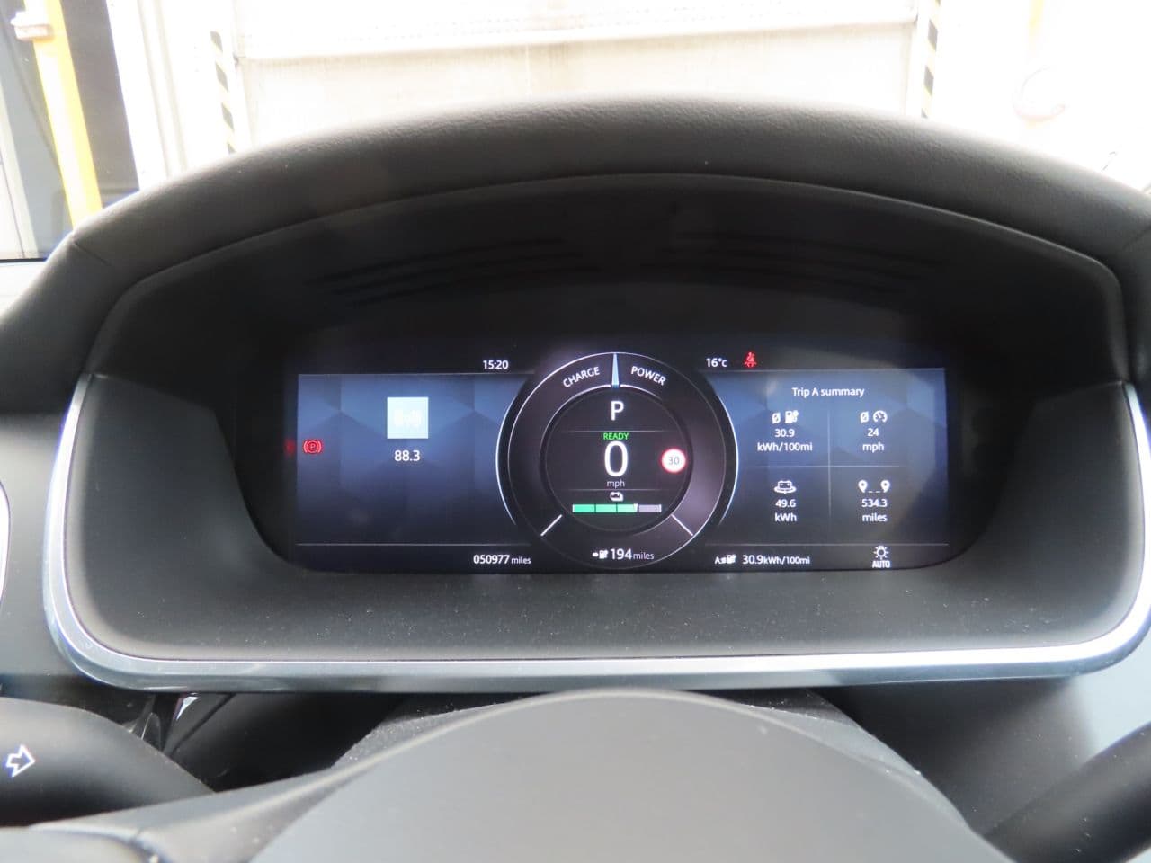 Jaguar I-Pace 400 90kWh HSE — image 9