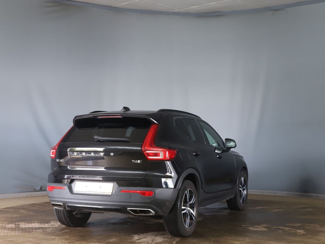Volvo XC40 2.0 T4 R-Design — image 6