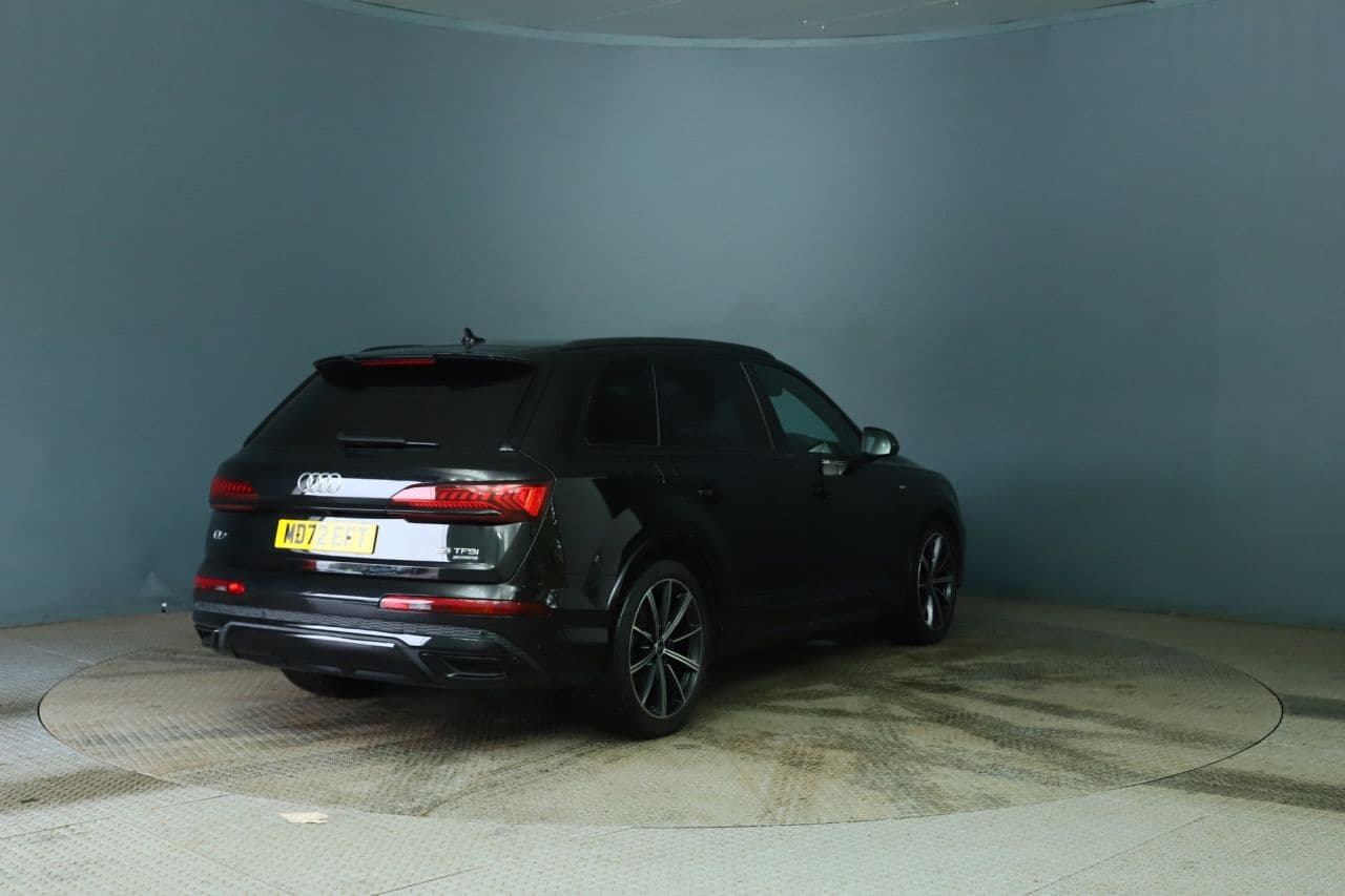 Audi Q7 3.0 TFSI V6 55 Black Edition — image 6