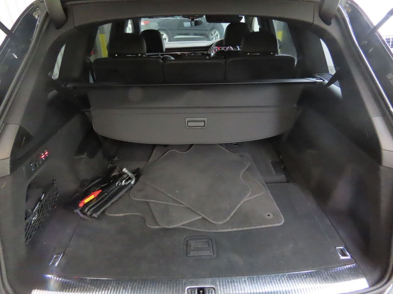 Audi Q7 3.0 TFSI V6 55 Black Edition — image 12