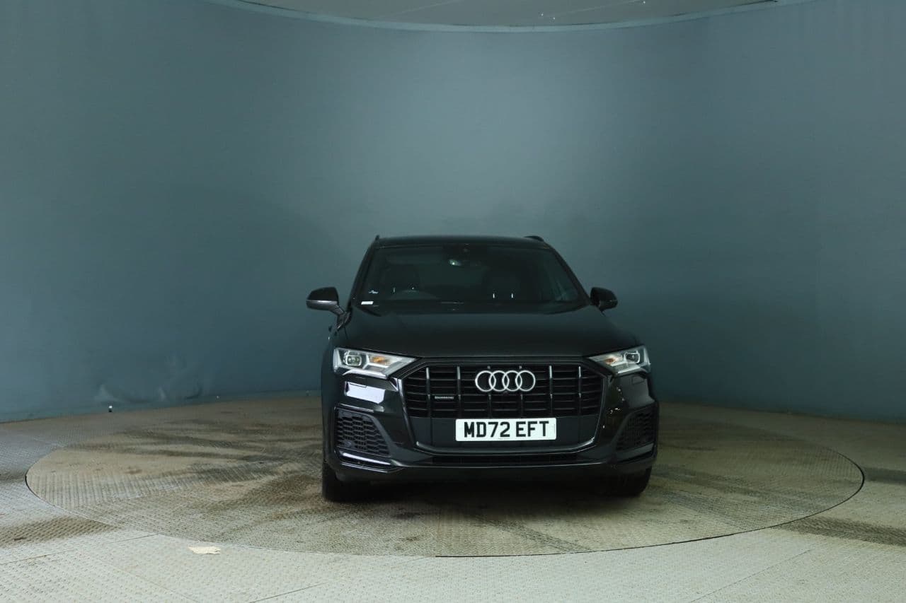 Audi Q7 3.0 TFSI V6 55 Black Edition — image 2