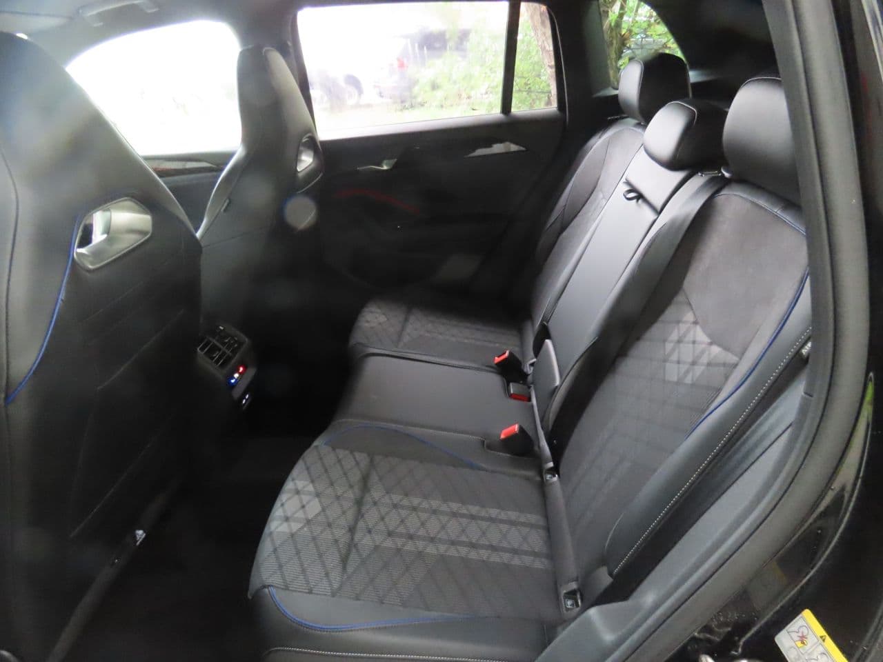 Volkswagen Tiguan 1.5 eTSI MHEV R-Line — image 10