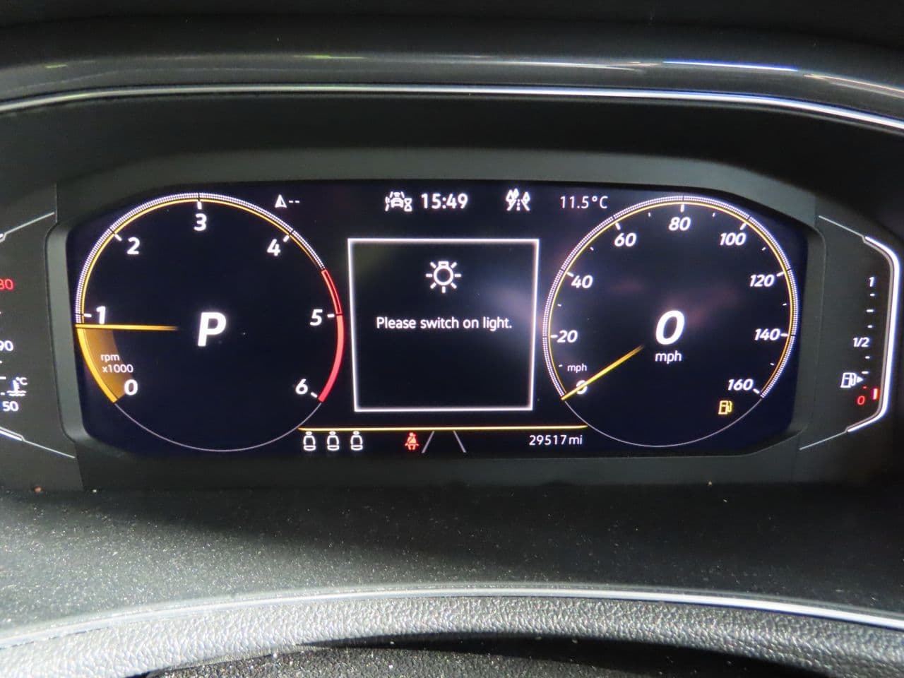 Volkswagen T-Roc 2.0 TDI EVO R-Line — image 9