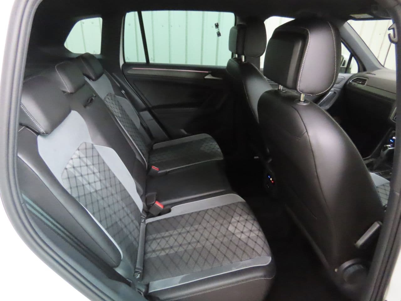 Volkswagen Tiguan 1.5 TSI R-Line — image 11