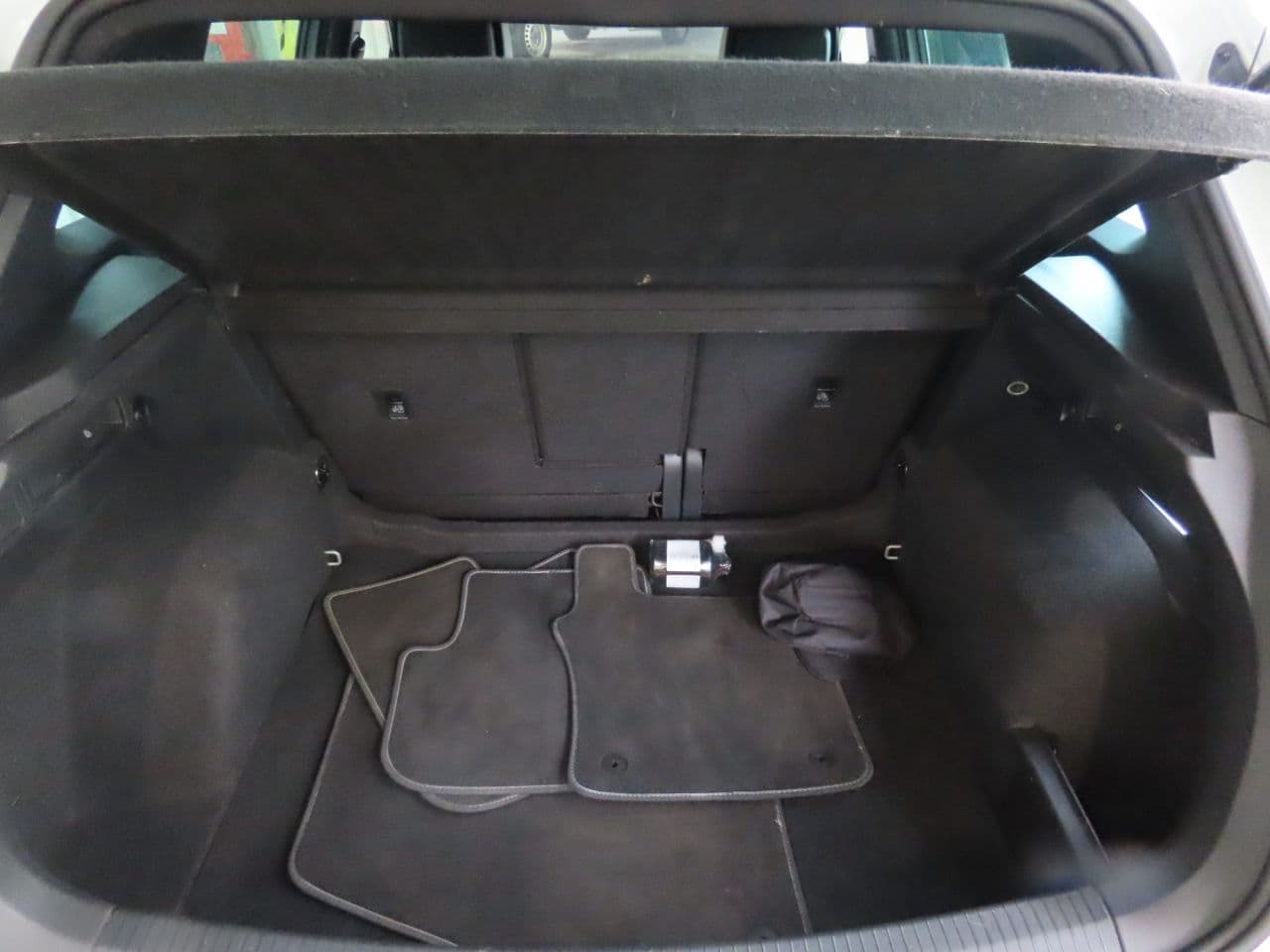 Volkswagen Tiguan 1.5 TSI R-Line — image 12