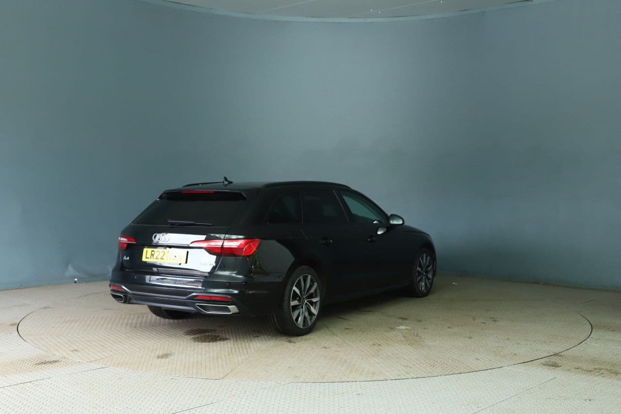 Audi A4 Avant 2.0 TDI 30 Sport Edition — image 6
