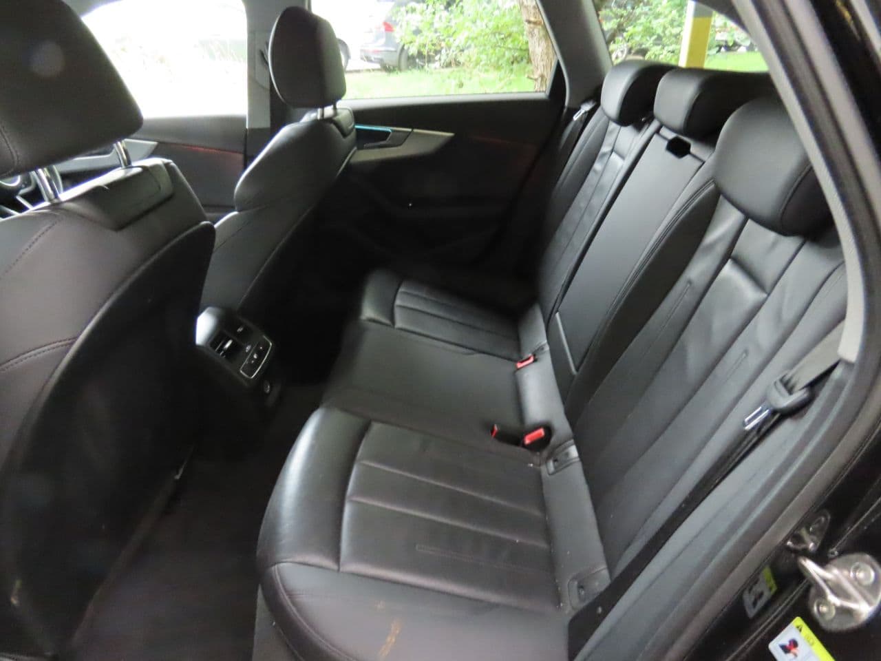 Audi A4 Avant 2.0 TDI 30 Sport Edition — image 10