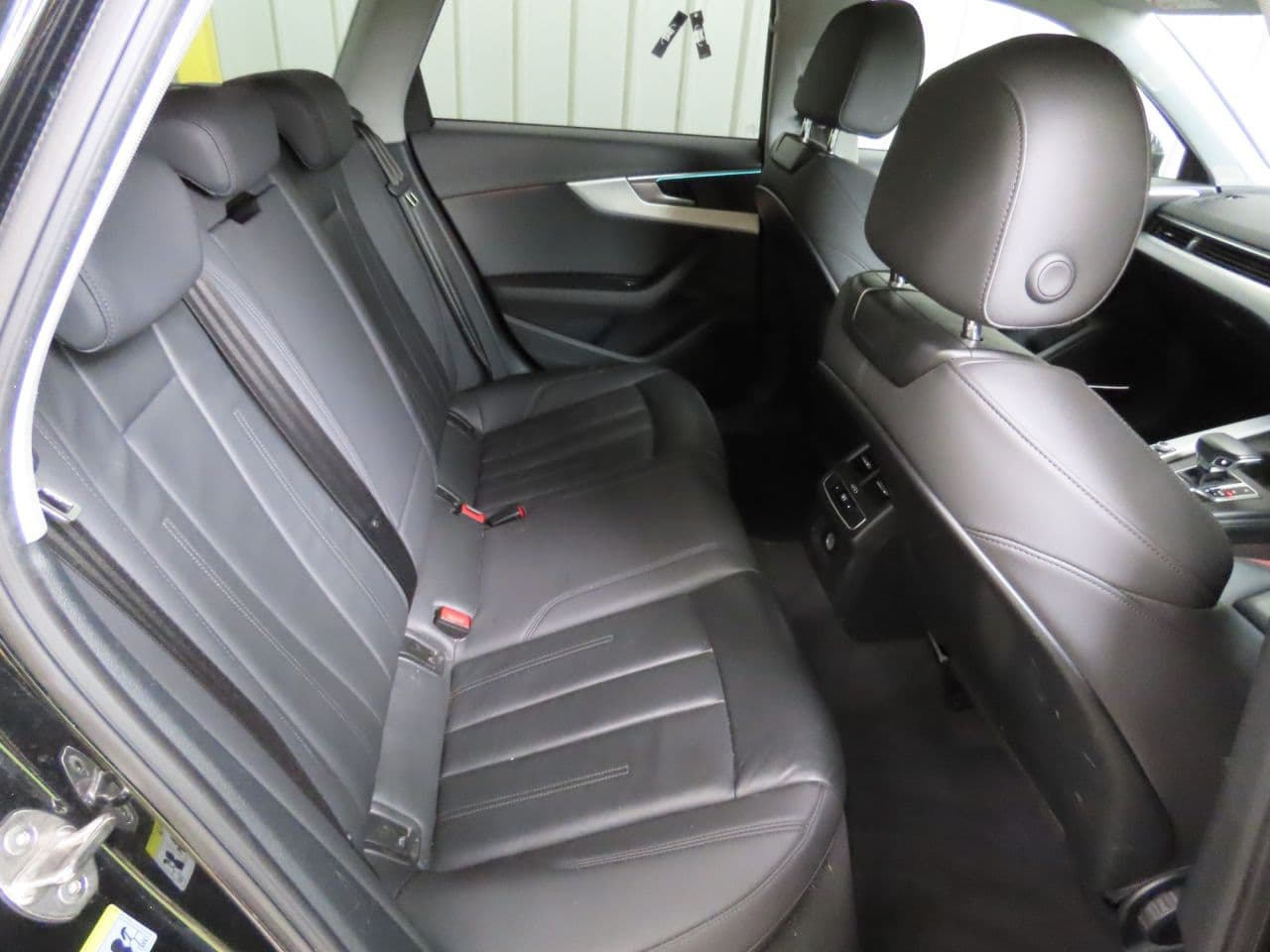 Audi A4 Avant 2.0 TDI 30 Sport Edition — image 11