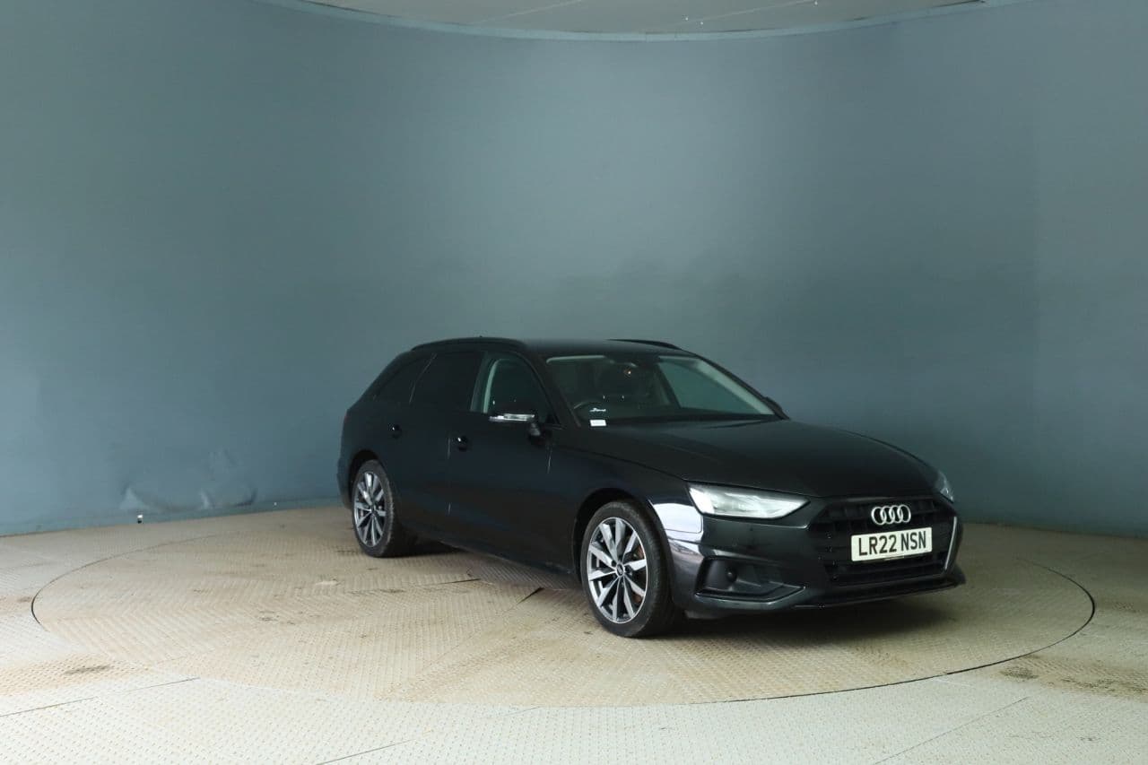 Audi A4 Avant 2.0 TDI 30 Sport Edition — image 1