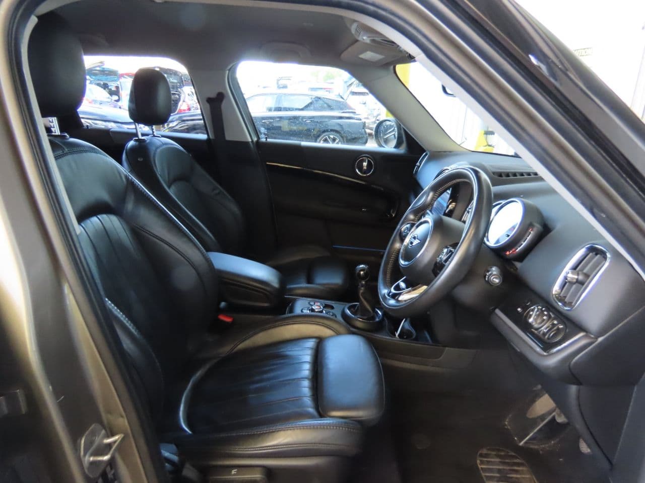 Mini Countryman 1.5 Cooper Exclusive — image 7
