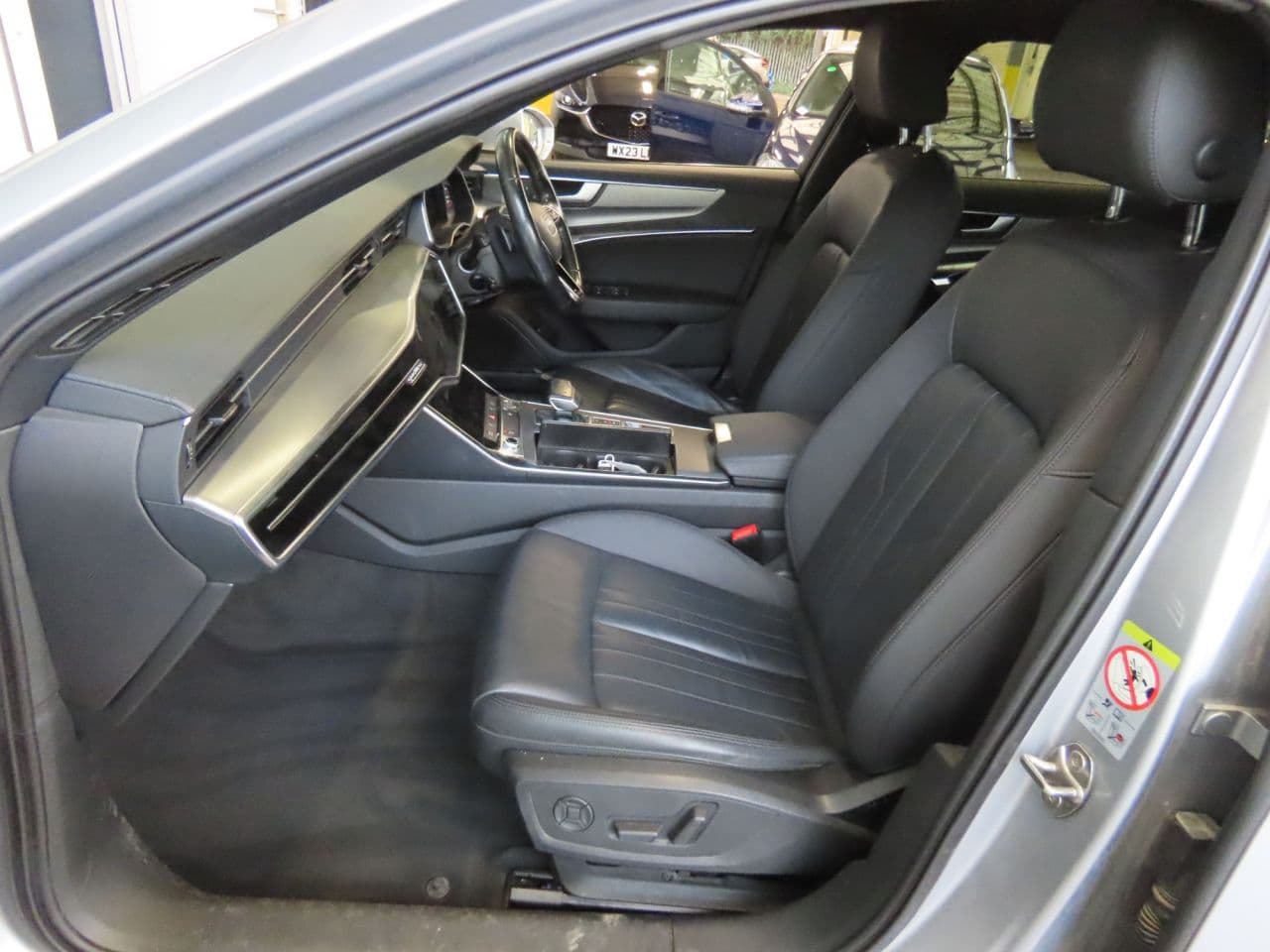 Audi A6 Allroad 3.0 TDI V6 45 Sport — image 8