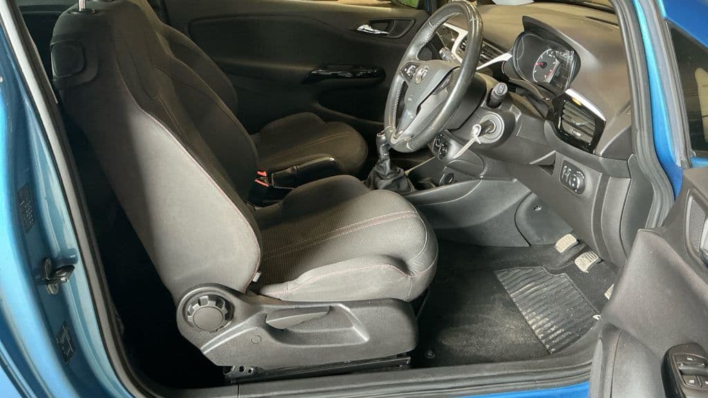 Vauxhall Corsa 1.4i Griffin — image 7