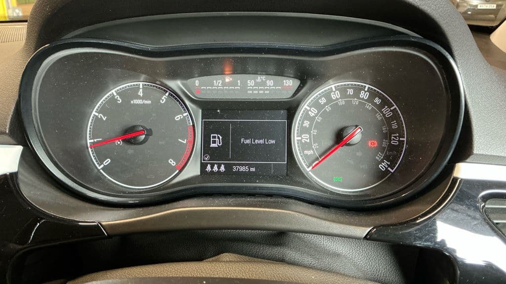 Vauxhall Corsa 1.4i Griffin — image 8