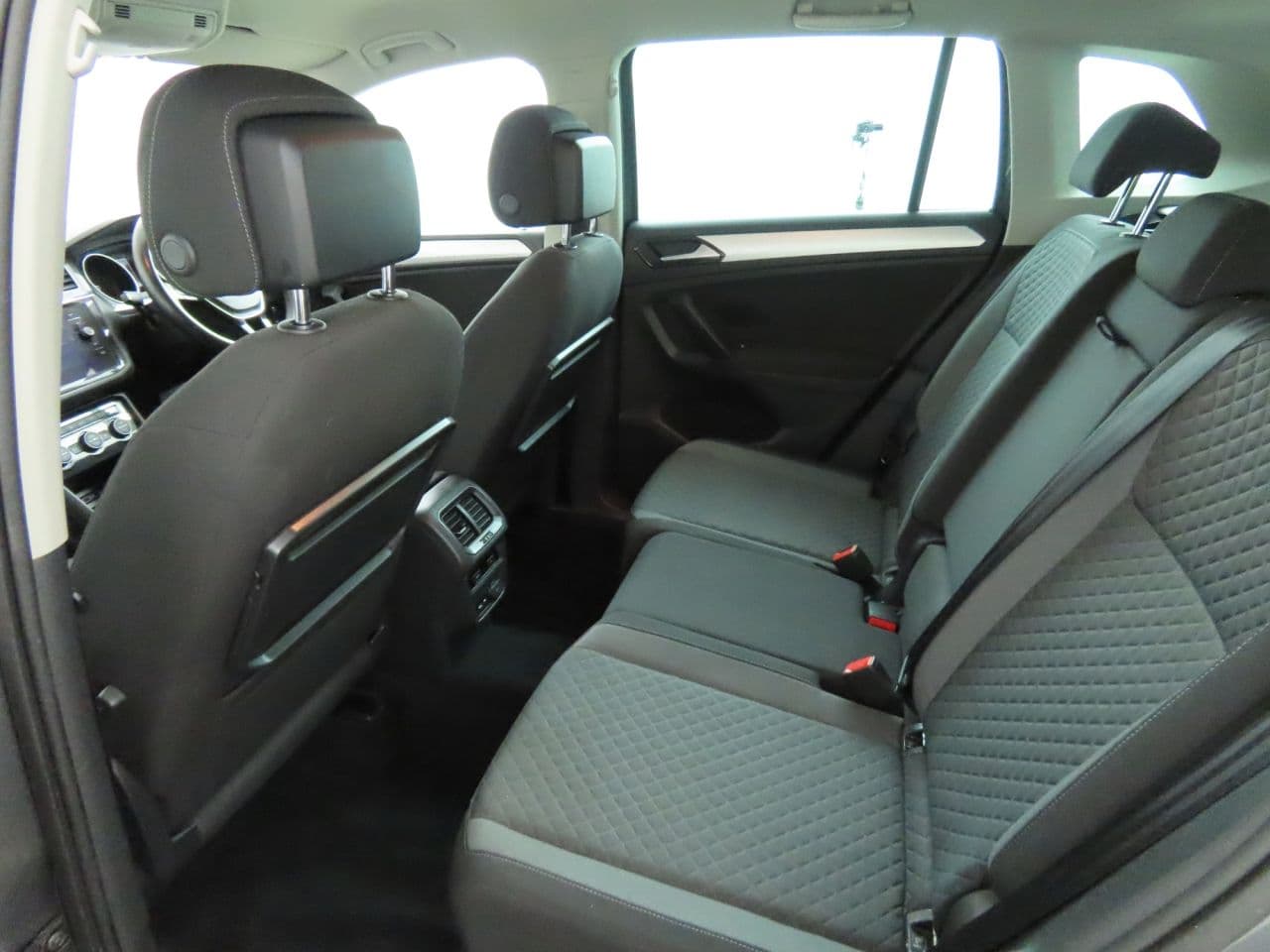 Volkswagen Tiguan 1.4 TSI SE Navigation — image 10
