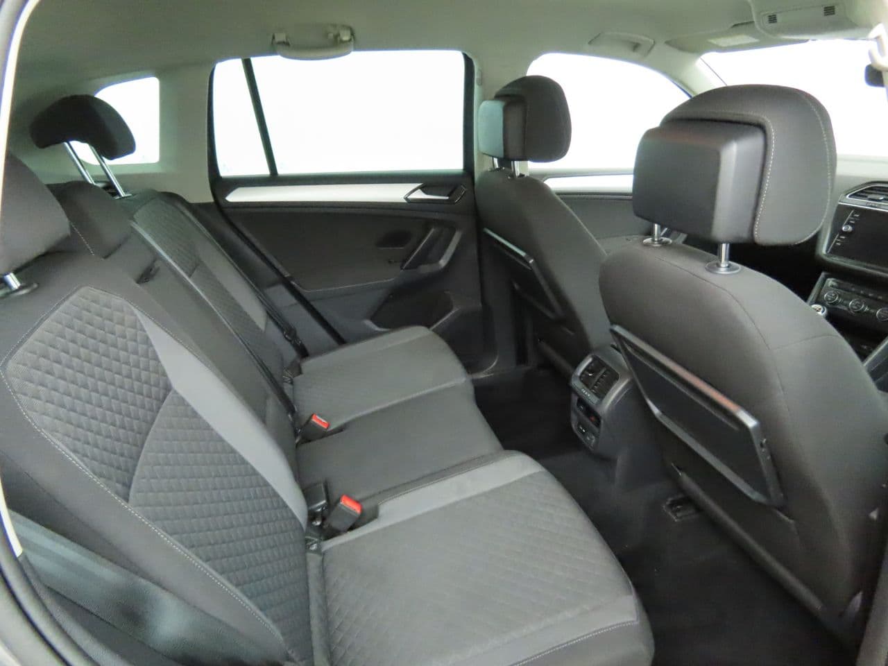 Volkswagen Tiguan 1.4 TSI SE Navigation — image 11
