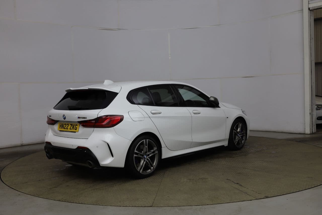BMW 1 Series 2.0 M135i — image 6