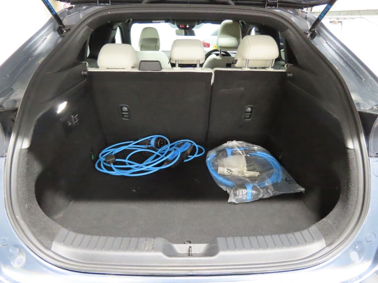 Mazda MX-30 17.8kWh R-EV Makoto — image 12