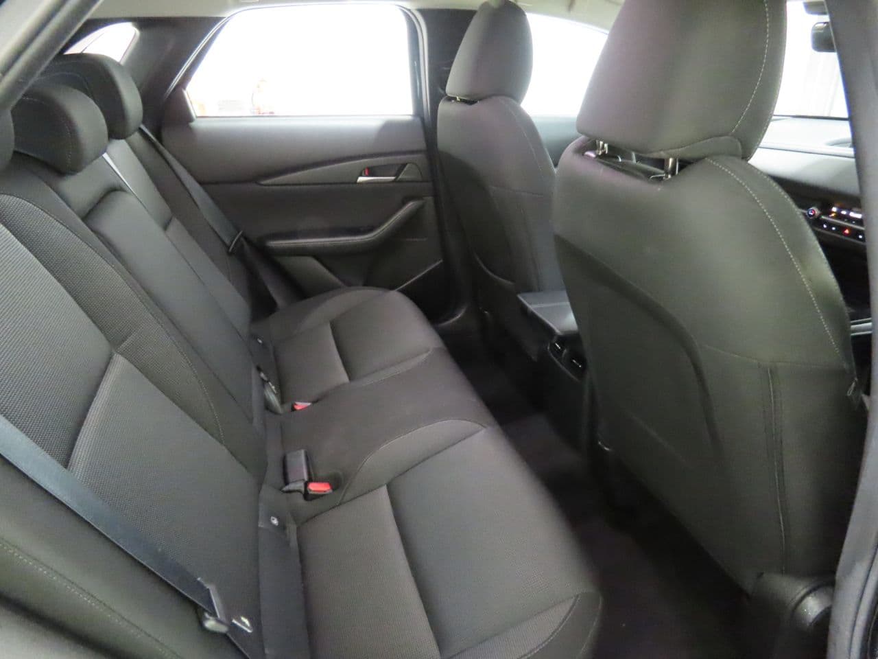 Mazda CX-30 2.0 e-SKYACTIV X MHEV SE-L Lux — image 11
