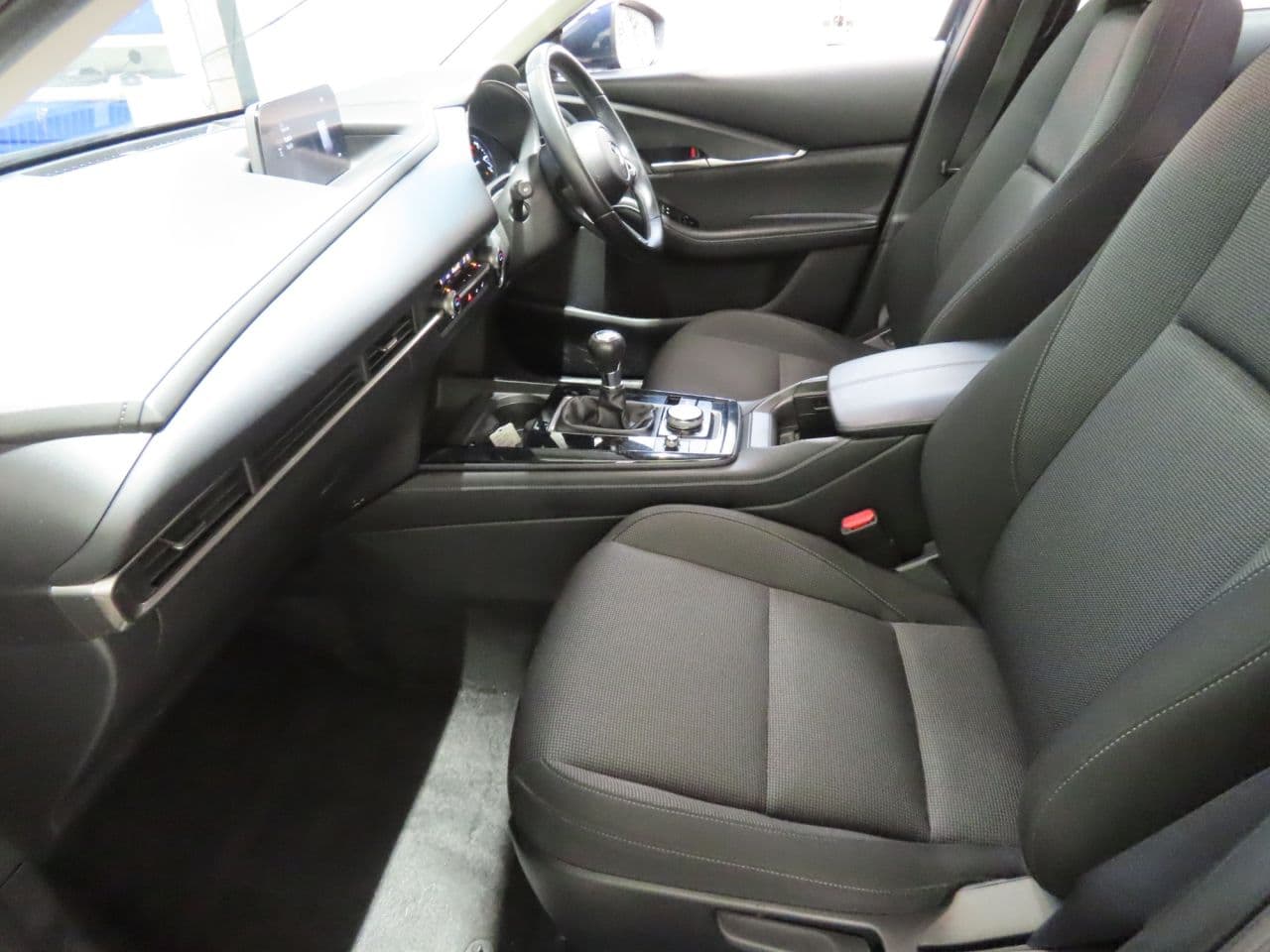 Mazda CX-30 2.0 e-SKYACTIV X MHEV SE-L Lux — image 8