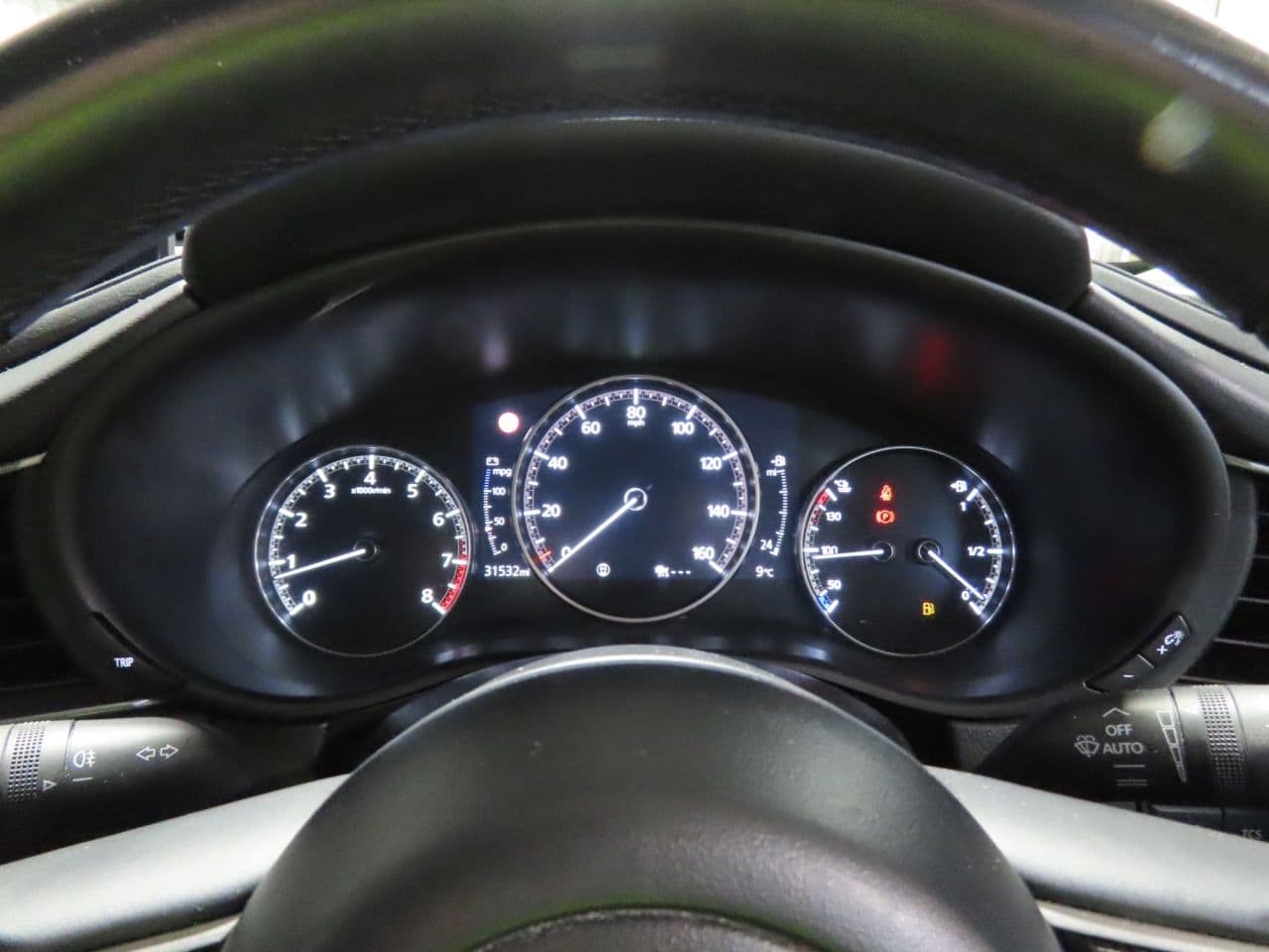 Mazda CX-30 2.0 e-SKYACTIV X MHEV SE-L Lux — image 9