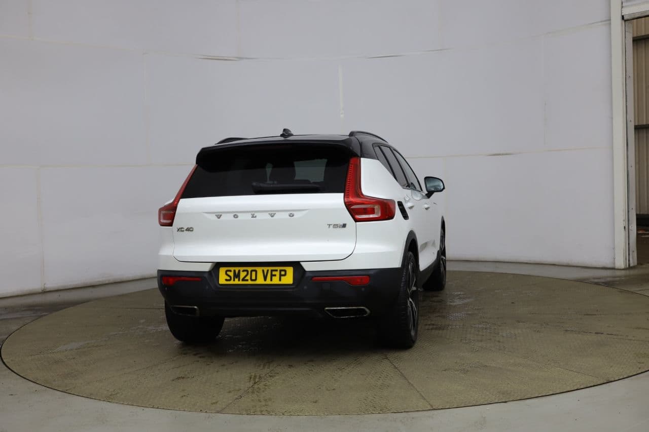 Volvo XC40 1.5h T5 Twin Engine Recharge 10.7kWh R-Design Pro — image 4