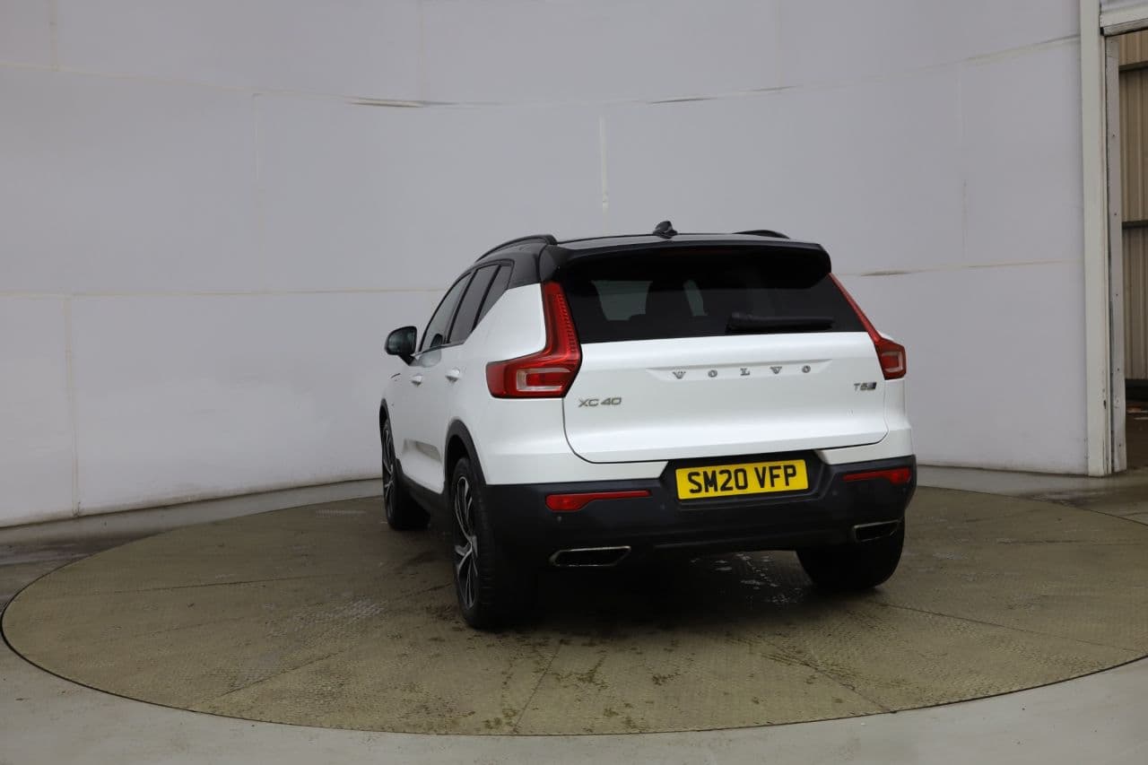 Volvo XC40 1.5h T5 Twin Engine Recharge 10.7kWh R-Design Pro — image 5
