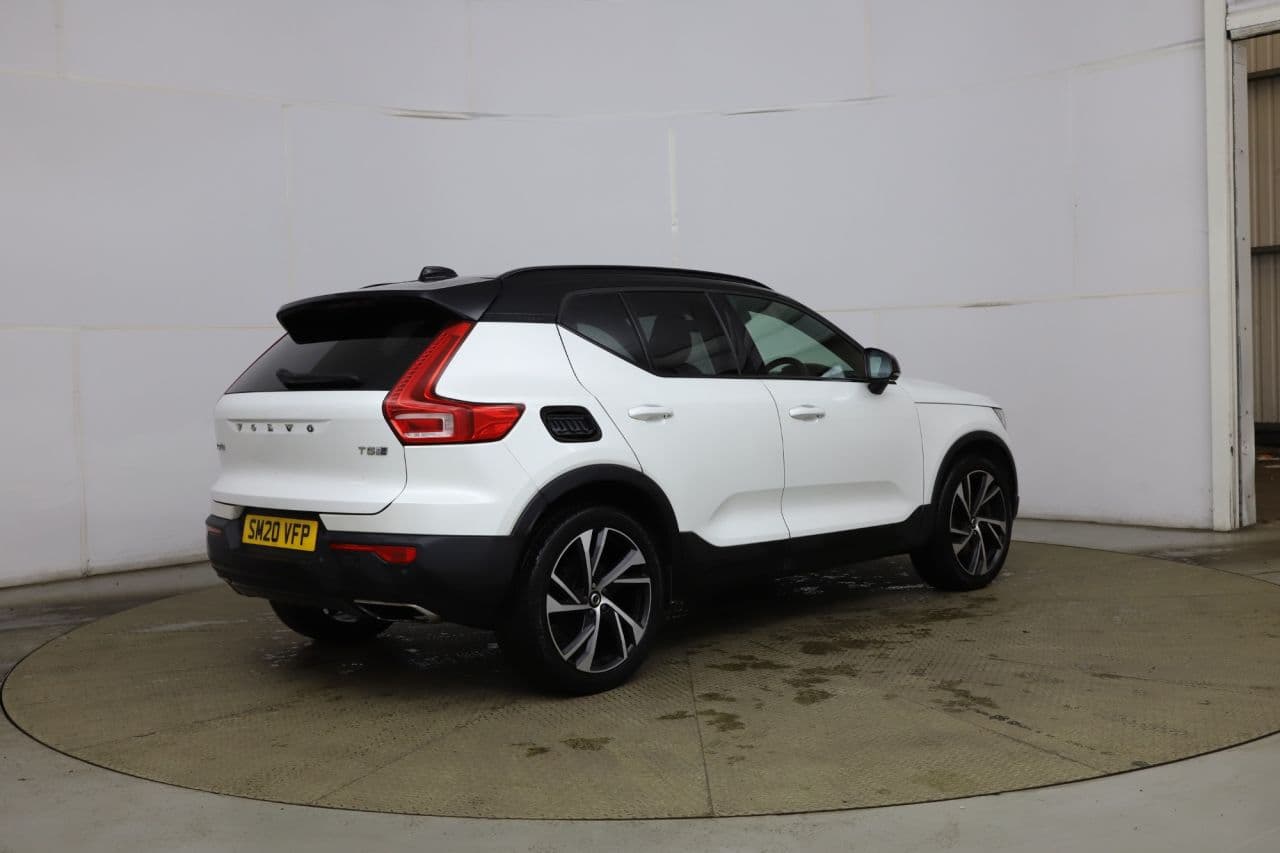 Volvo XC40 1.5h T5 Twin Engine Recharge 10.7kWh R-Design Pro — image 6