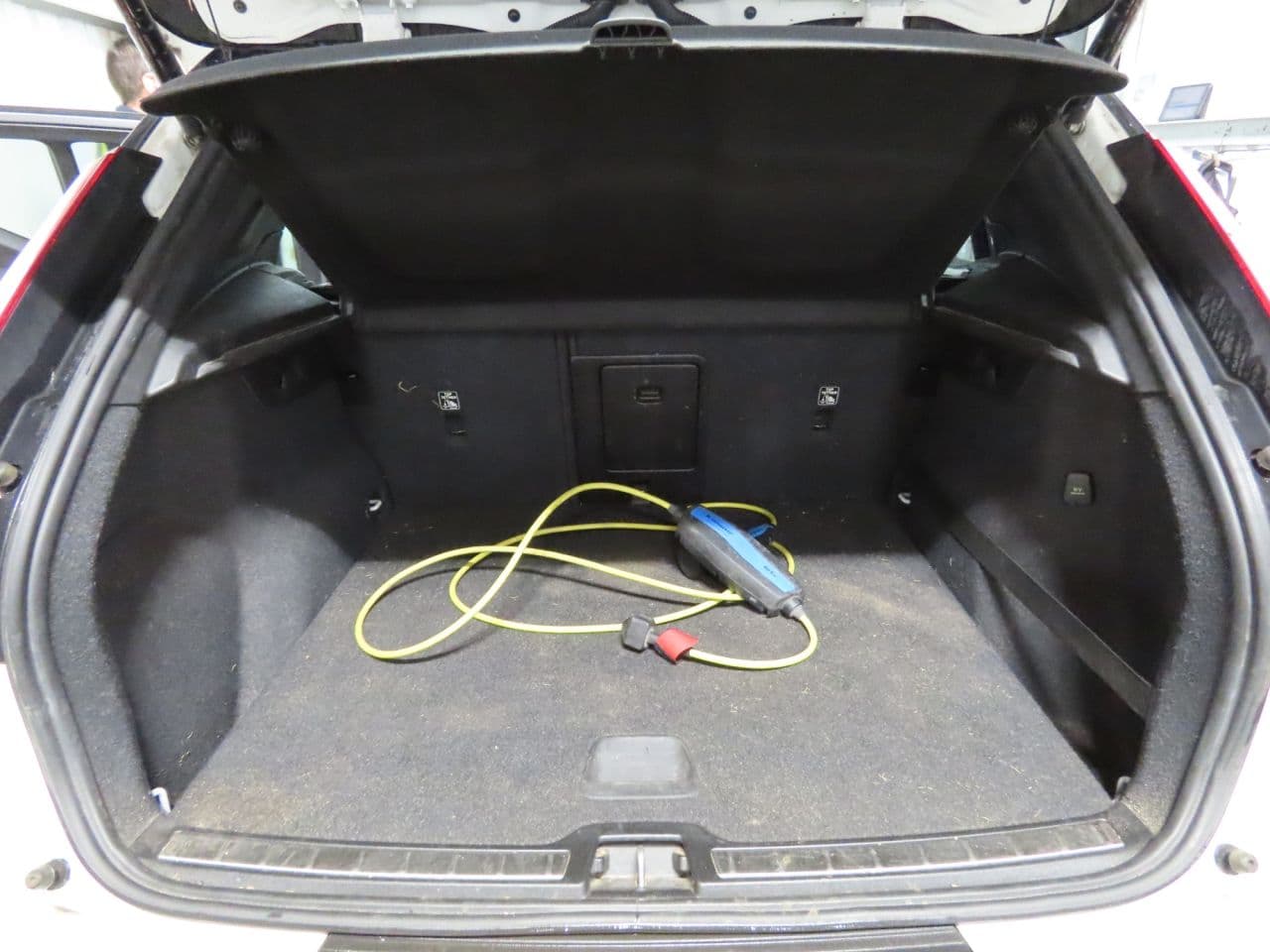 Volvo XC40 1.5h T5 Twin Engine Recharge 10.7kWh R-Design Pro — image 12
