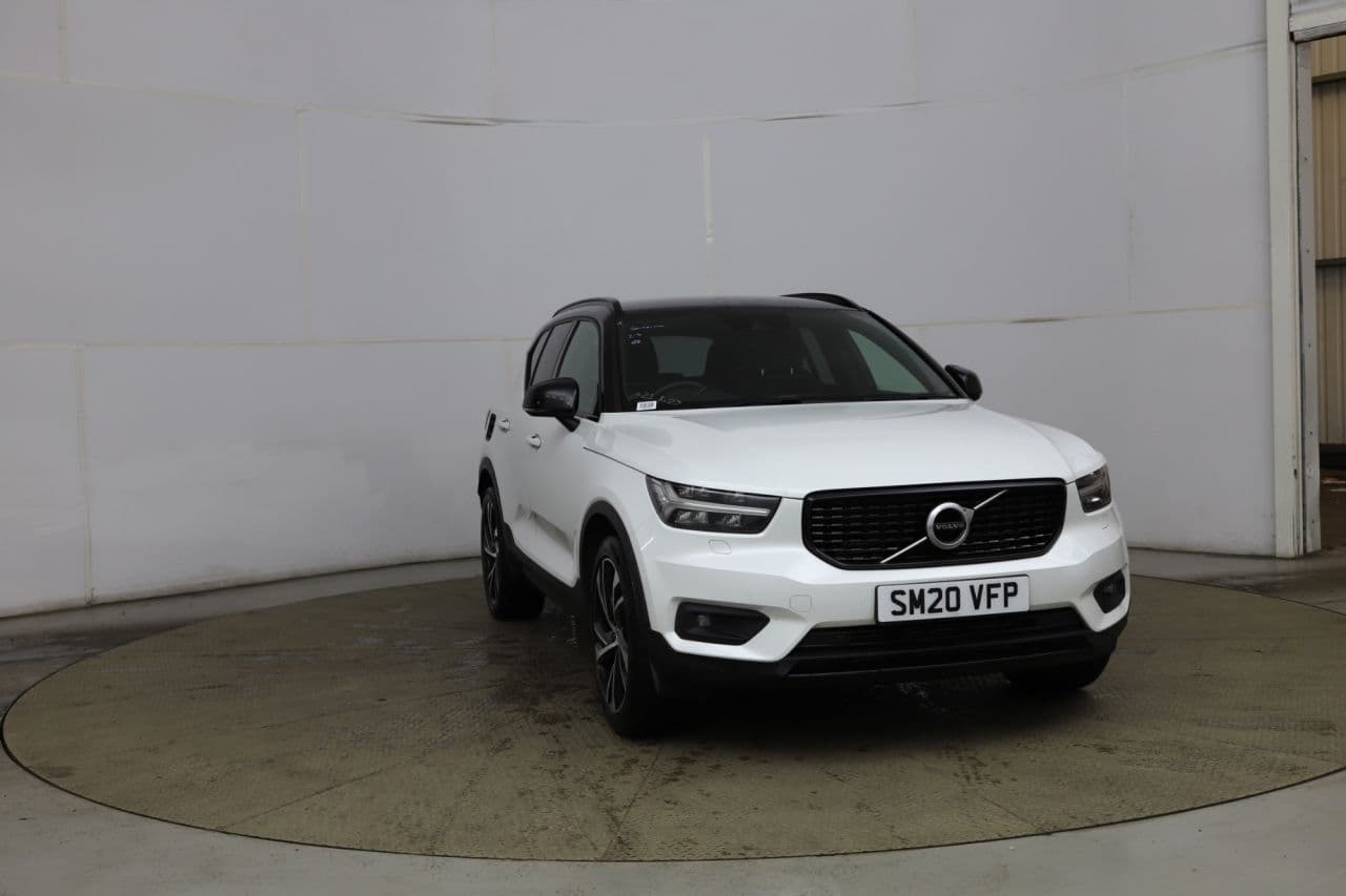 Volvo XC40 1.5h T5 Twin Engine Recharge 10.7kWh R-Design Pro — image 1