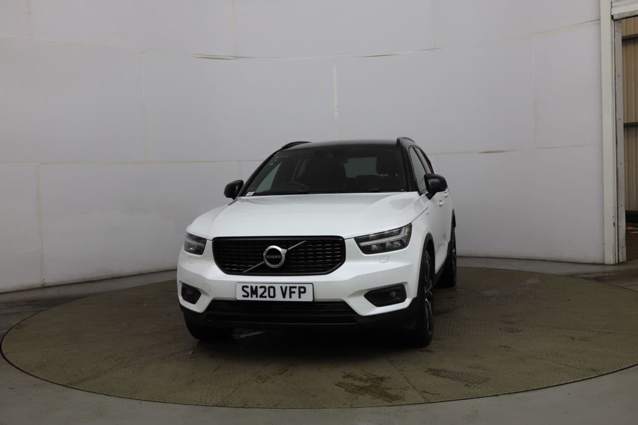 Volvo XC40 1.5h T5 Twin Engine Recharge 10.7kWh R-Design Pro — image 2