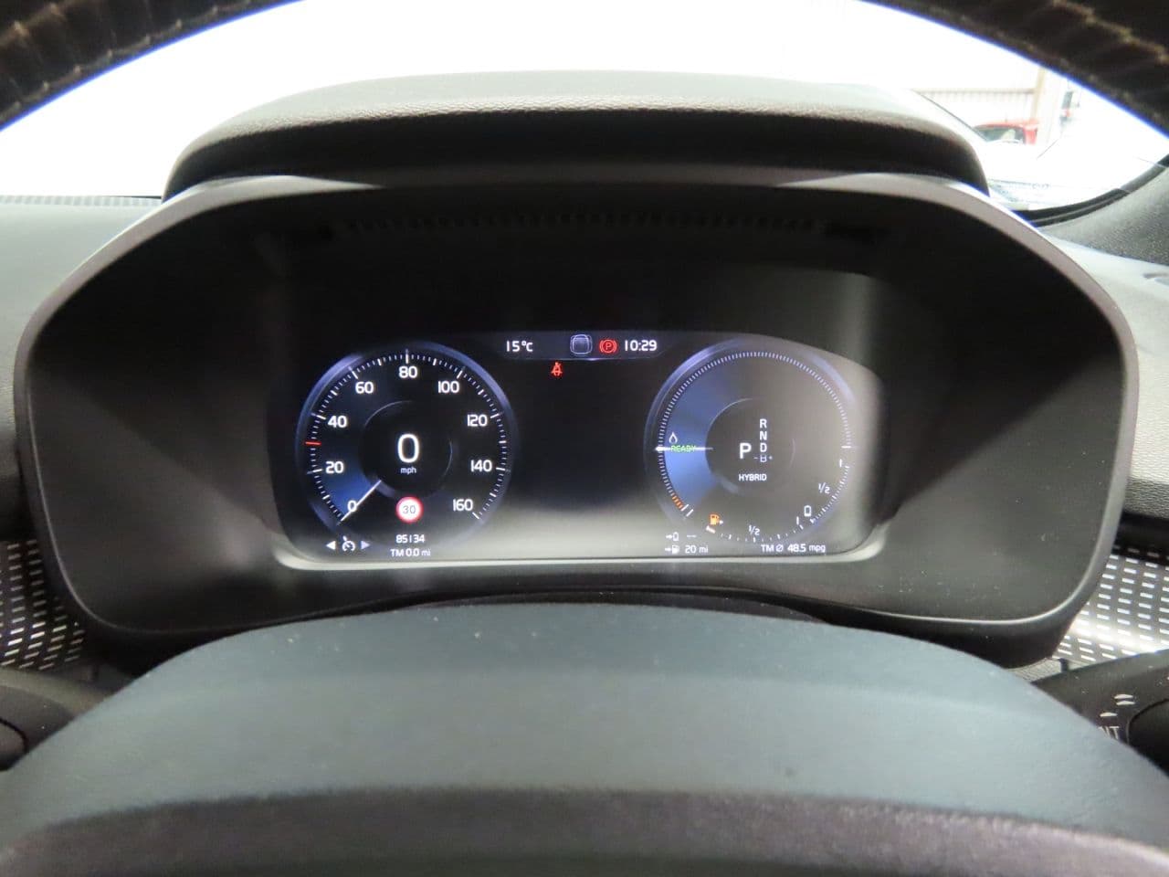 Volvo XC40 1.5h T5 Twin Engine Recharge 10.7kWh R-Design Pro — image 9