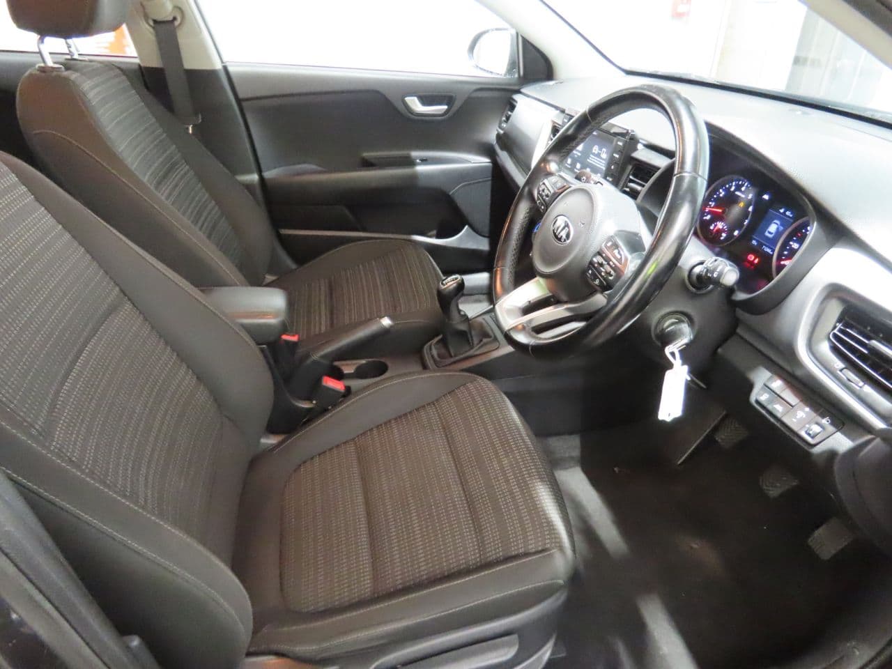Kia Stonic 1.4 2 — image 7