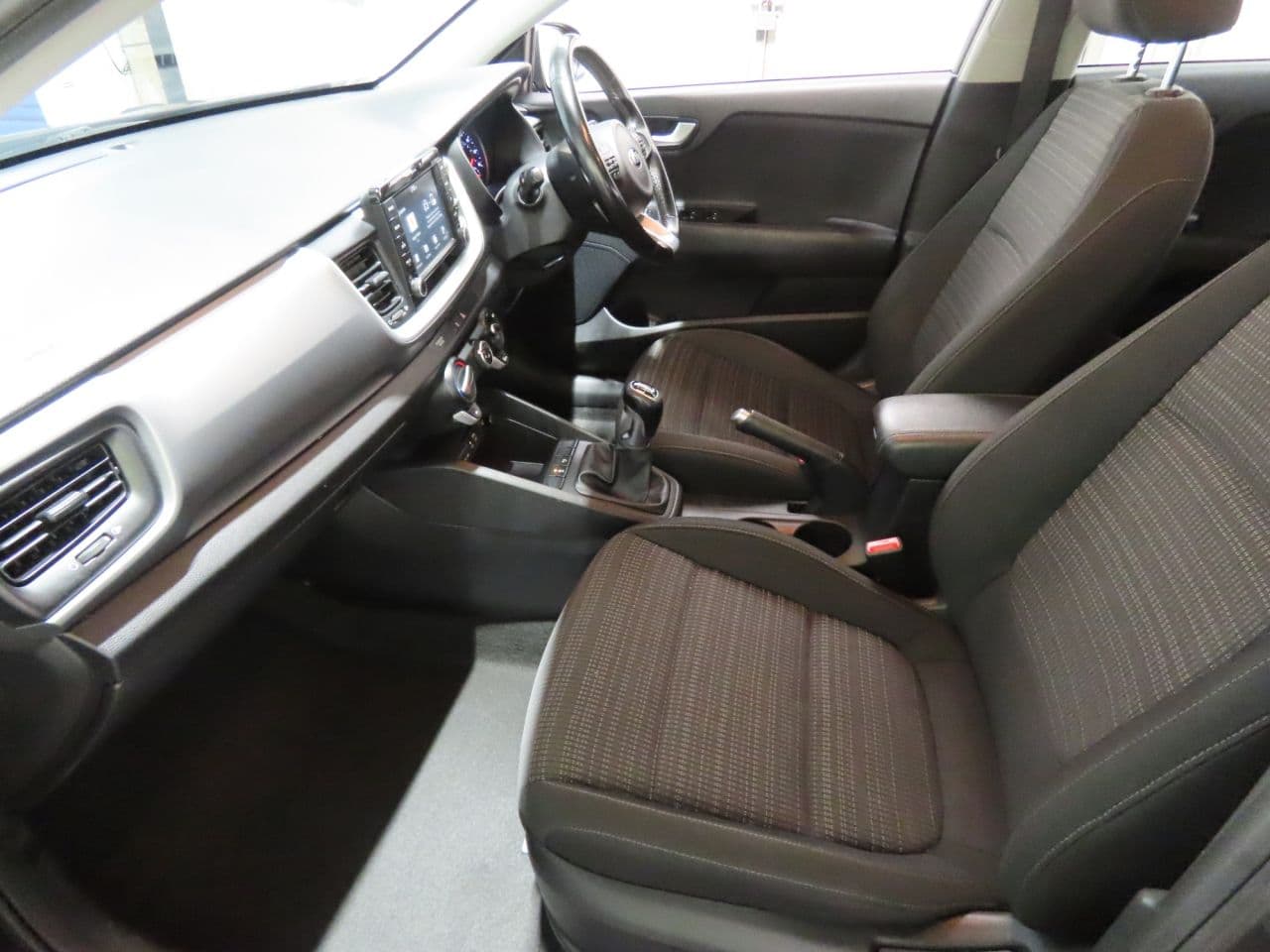 Kia Stonic 1.4 2 — image 8