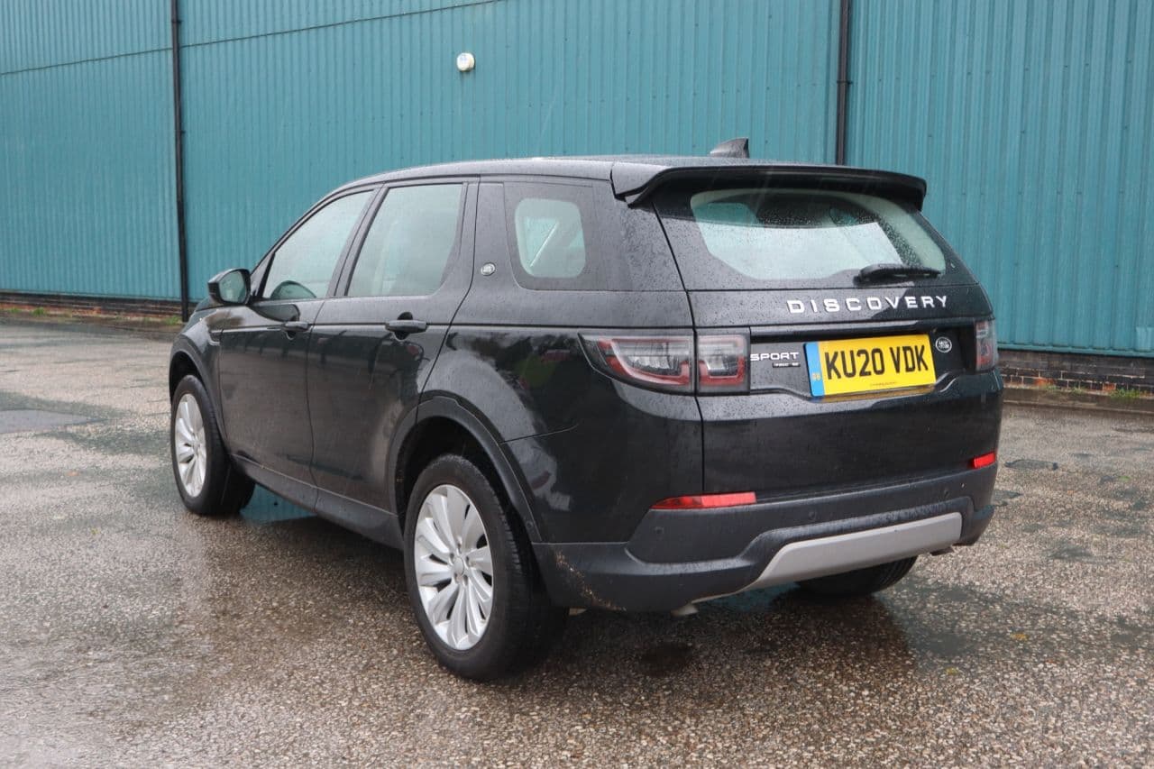 Land Rover Discovery Sport 2.0 P200 MHEV SE — image 4