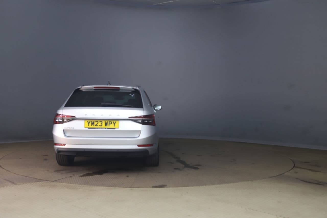 Skoda Superb 2.0 TDI SE L — image 6