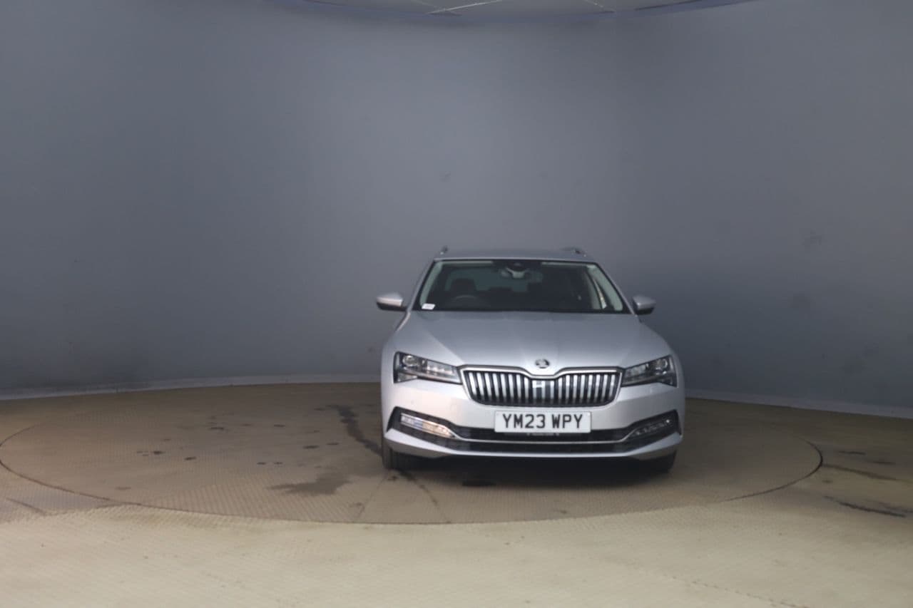 Skoda Superb 2.0 TDI SE L — image 2