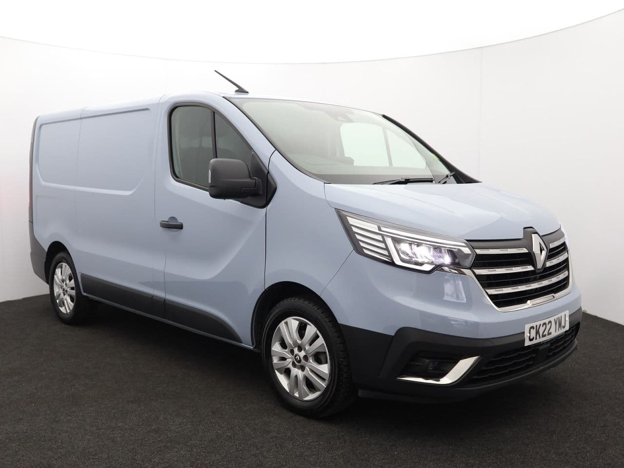 Renault Trafic 2.0 dCi Blue SL28 Sport view 1