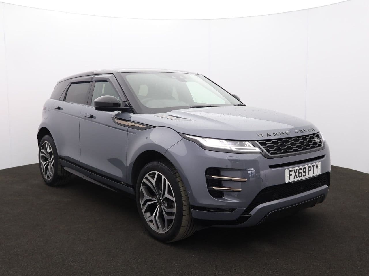 Land Rover Range Rover Evoque 2.0 D180 First Edition view 1