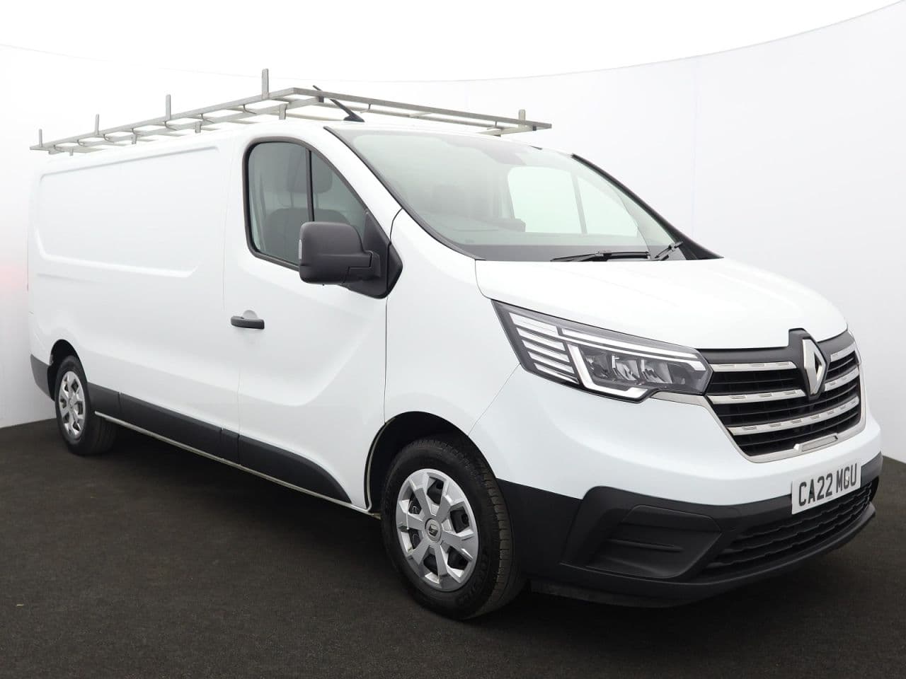 Renault Trafic 2.0 dCi Blue LL30 Business+ view 1