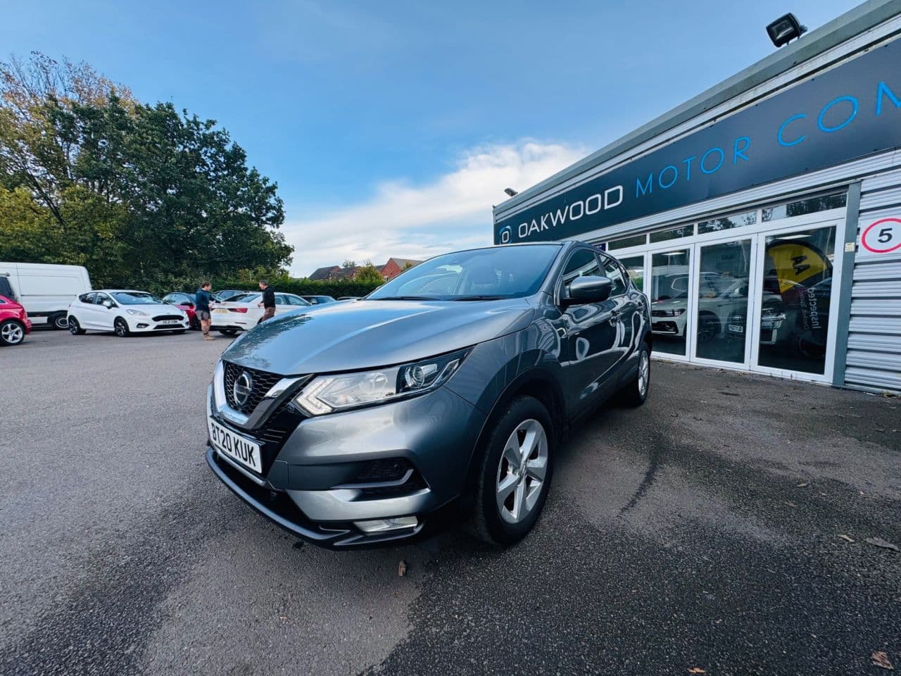 Nissan Qashqai 1.3 DIG-T Acenta Premium view 1
