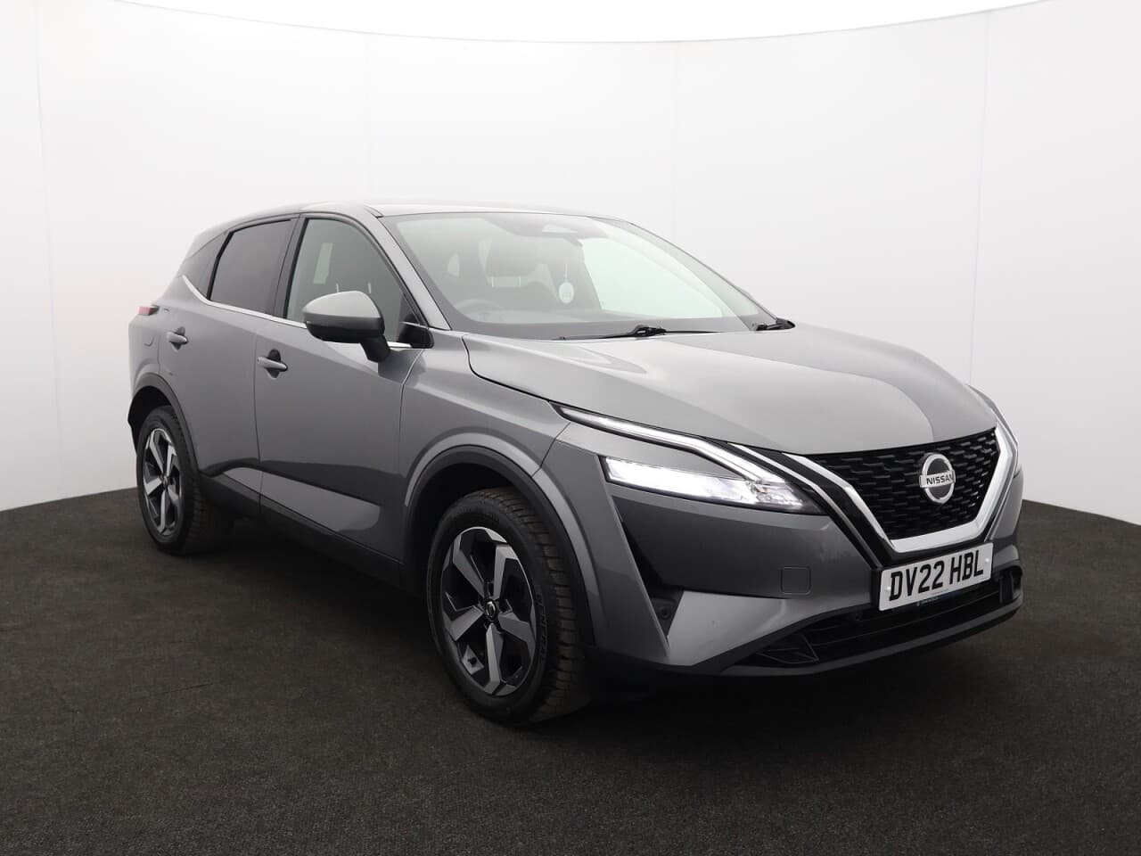 Nissan Qashqai 1.3 DIG-T MHEV N-Connecta view 1