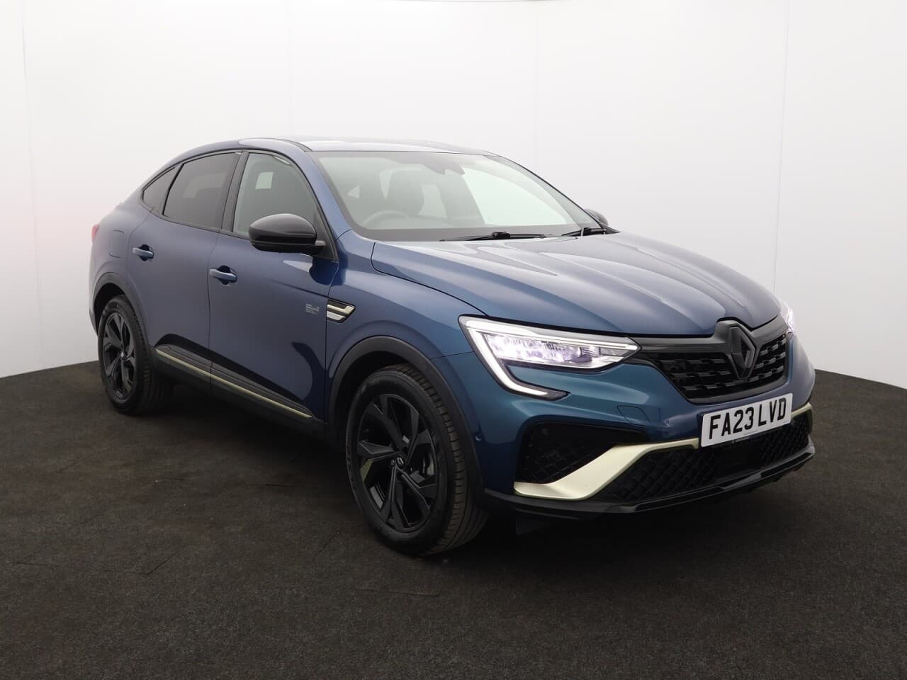 Renault Arkana 1.6 E-TECH E-Tech engineered view 1